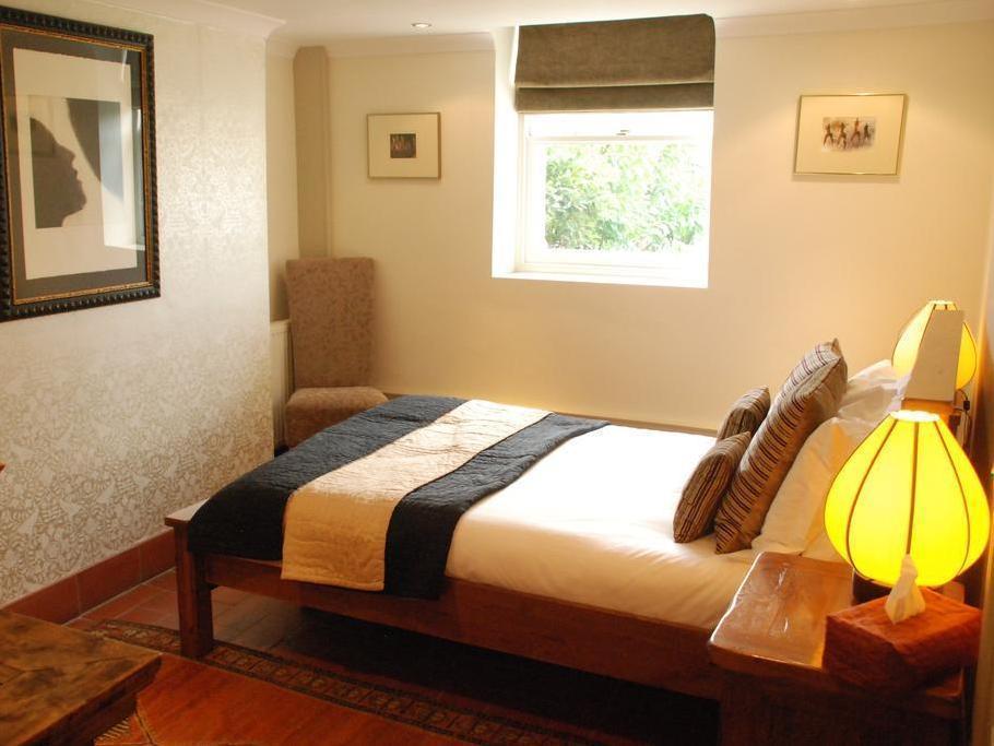 Dorian House Boutique B&B - Free Parking! Bath Exterior photo A bedroom at the hotel